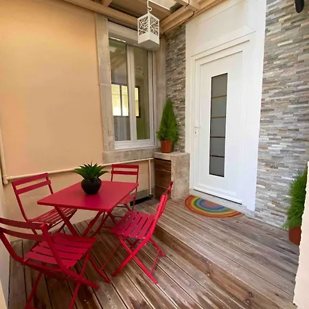 Lovely With Patio Appartement *
