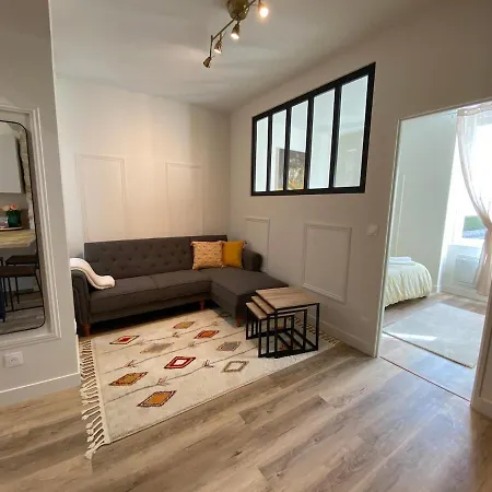 Lovely With Patio Appartement
